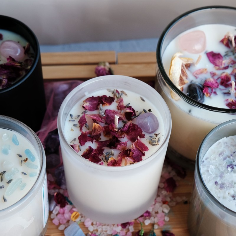 Custom Handmade  Glasses Candle Luxury Healing Gemstone Crystal Soy Wax Scented Candles with Dried Flower