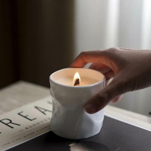 Wholesale Luxury High Quality Crinkled Textured Candle Jar Private Label Scented Ceramic Candle 