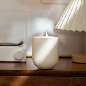 Small Size 220G Home Decoration Valentine's Day Durable ODM & OEM Ceramic White Matt Finished Candle Jar Scented Candle 