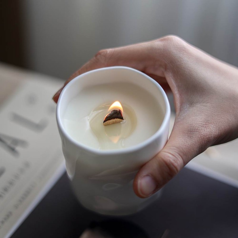 Wholesale Luxury High Quality Crinkled Textured Candle Jar Private Label Scented Ceramic Candle 